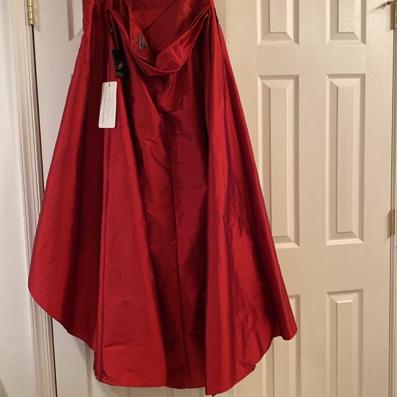 Adrianna Papell Semi-formal skirt. High low with tie belt. - Picture 5 of 7